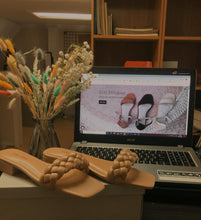 Load image into Gallery viewer, Nadine in Beige

