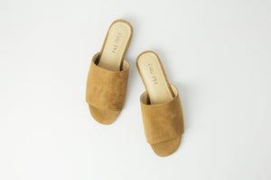 Kara in Tan