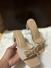 Load image into Gallery viewer, Vicky in Nude
